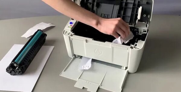 Giấy kẹt tại cụm sấy